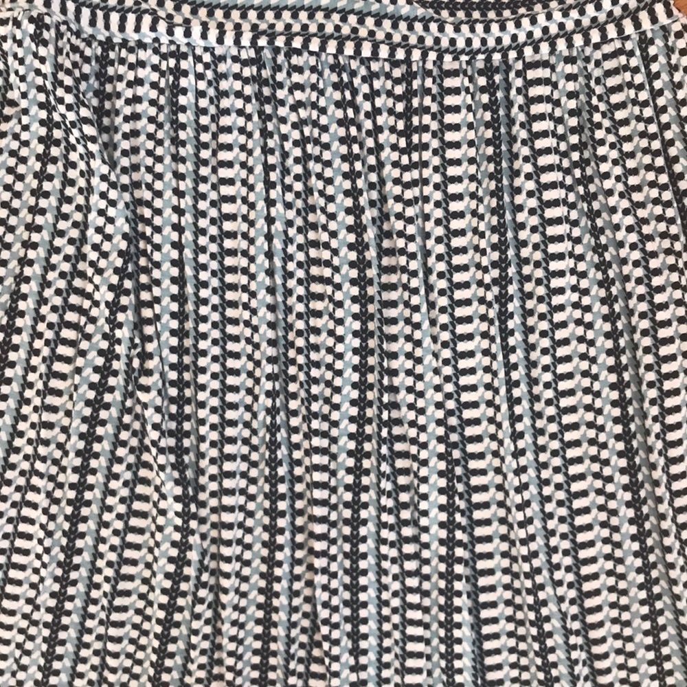 Loft Dress - Picture 2 of 4